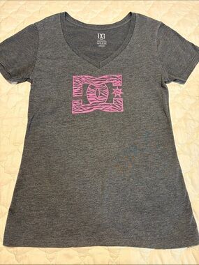 DC Girls' Heather Gray V-Neck Tee with Pink Logo